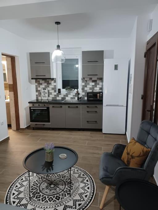 Petite Suite With Backyard. Mytilíni 외부 사진
